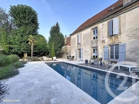 propriété 7 pièces 280 m²