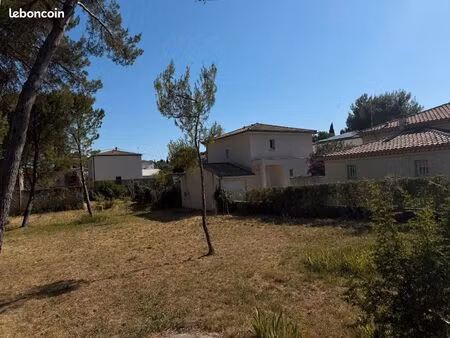 terrain 800 m² sussargues