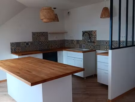 charmant t2 de 54 m² à landivisiau – lumineux avec séjour et cuisine ouverte