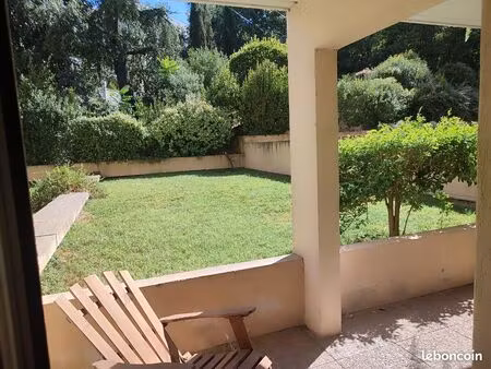 t2 meublé rez de jardin avec garage
