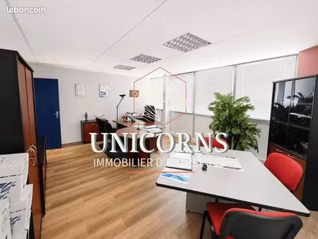 bureaux 86 m²