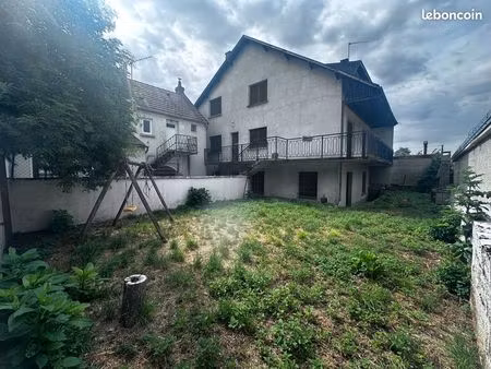 à vendre ensemble immobilier  maison + 2 appartements à 5 min de la gare et du centre-vill