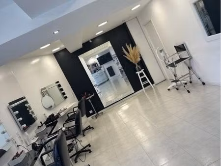 salon de beauté + pause café