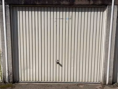 vend garage florange