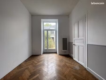 immeuble 6 pièces 150 m²