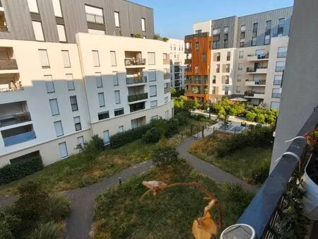 à louer – appartement f3 meublé de 63 m² avec balcon  parking et prestations haut de gamme