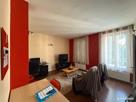 loue f2 meublé 40m2