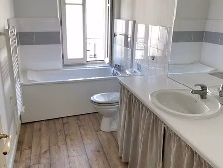 loue maison de ville