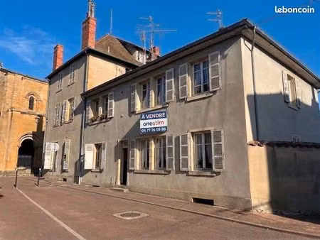 immeuble 9 pièces 146 m²
