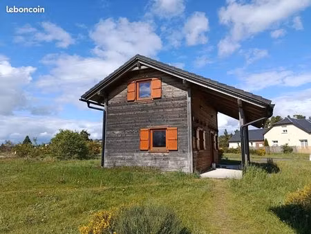 chalet madrier bois aumon aubrac jamais habite 60m2