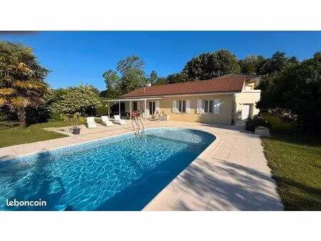 villa 7 pièces - 185 m2 avec piscine