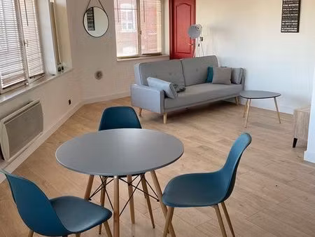 t2 65 m² avec garage – 2 200 /an de revenus publicitaires – combles aménageables