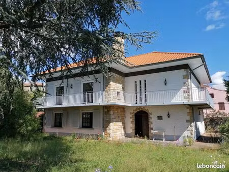 maison 7 pièces 199 m²