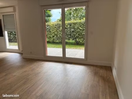 t2 rénové 43 m² – terrasse  jardin privatif et garage – proche michelin