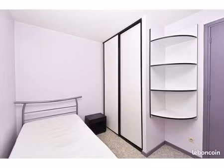 chambre meublée