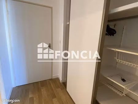 studio 1 pièce 31 m²