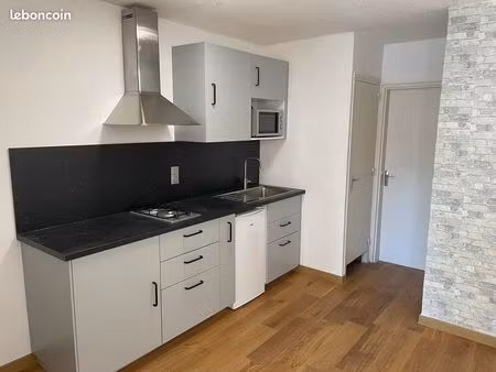 studio 1 pièce meublé 28m² parking et piscine