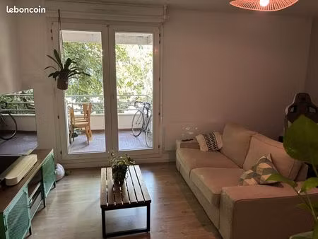 loue t2 45 m² proche conseil régional