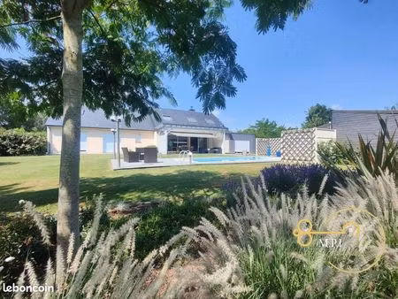 propriété 9 pièces 268 m²