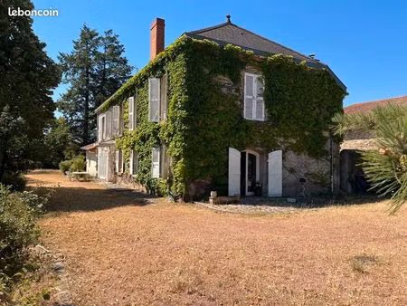 maison 8 pièces 225 m²