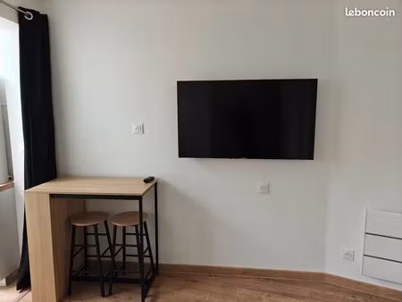 studio refait à neuf avec terrasse pasteur