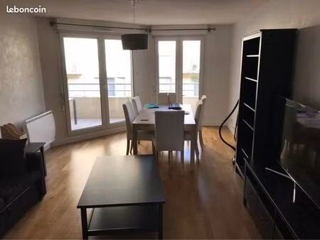 t3 meublé 66m2 rue lancefoc terrasse cave parking