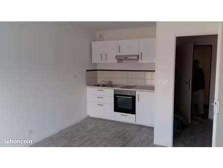 appartement 2 pièces 38 m2 avec balcon et place de parking