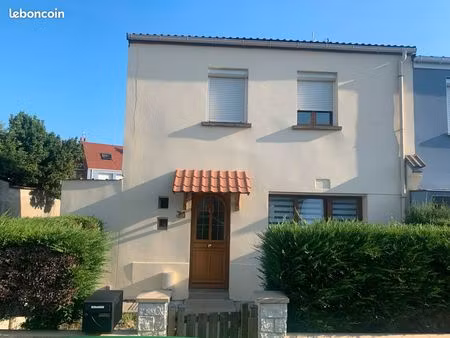 4 pièces . 90m² . grand-fort-philippe 59153