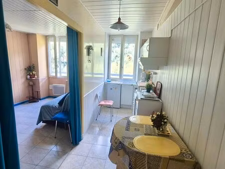 studio lumineux de 20m2