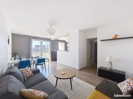 * coup de cœur – t2 lumineux avec balcon – île de nantes *