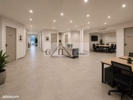 bureau 220 m²