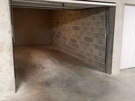 location  garage
