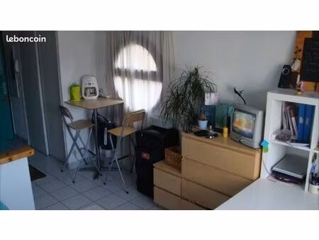 studio 20 m2 dans résidence universitaire