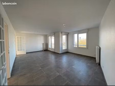 à louer – superbe t3 lumineux avec balcon