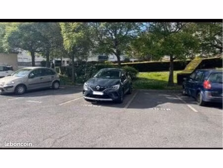 place de parking sécurisée - 2mn gare de cergy le haut