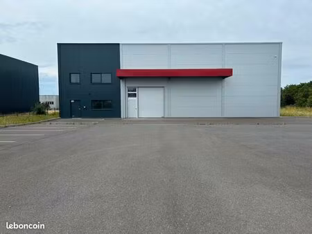 local d'activité 1 130 m²