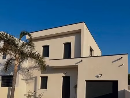 villa contemporaine 2024 à 700 m de la mer • piscine • sans vis-à-vis