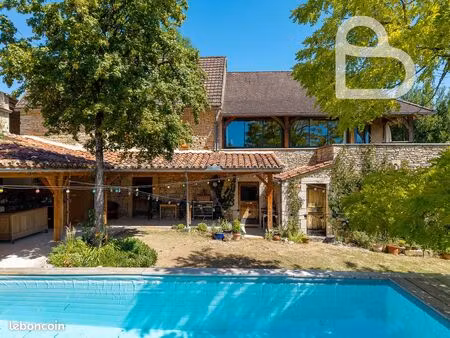 propriété 6 pièces 142 m²