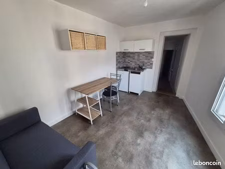 loue t2 meublé renové centre ville laval