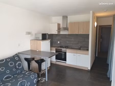loue studio meublé