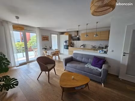 à vendre appartement 66 m2 balcon + garage + celier