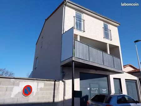 maison f4 chappes avec grand garage et dépendance