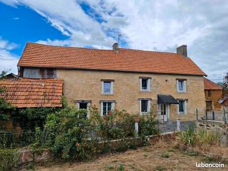 ancienne fermette de caractère avec dépendances sur 3 200 m² – fort potentiel