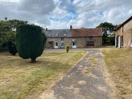 maison en pierres de 88m2 habitables sur terrain de 10357 m2