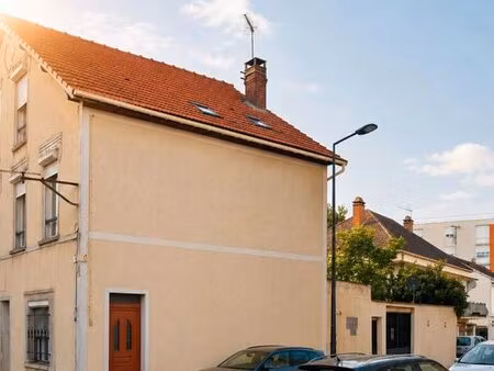 immeuble 8 pièces 95 m²