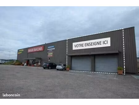 local commercial 445 m² — situé rue edouard branly  38300 bourgoin-jallieu