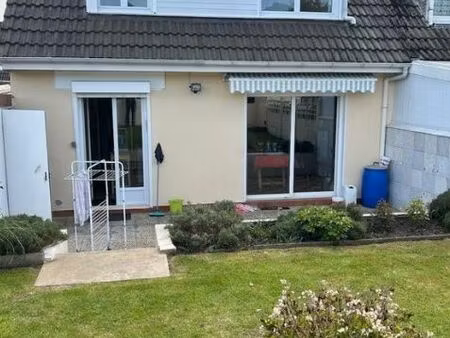 maison semi individuelle 3 chambres avec grand garage et jardin