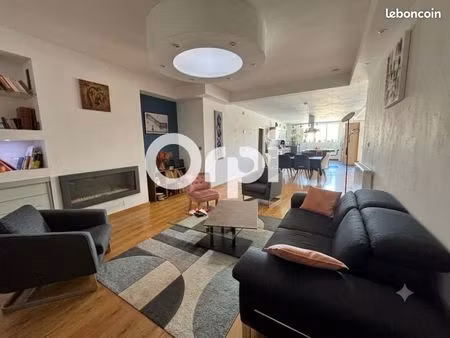 appartement 4 pièces 159 m²