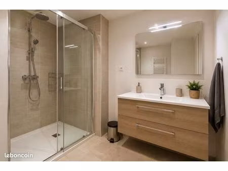 à louer – appartement 3 pièces de 70 m² avec parking privatif