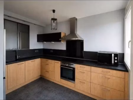 f2 meublé de 50 m² avec terrasse – disponible 15 juillet